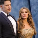 SOFIA VERGARA Y JOE MANGANIELLO.jpg