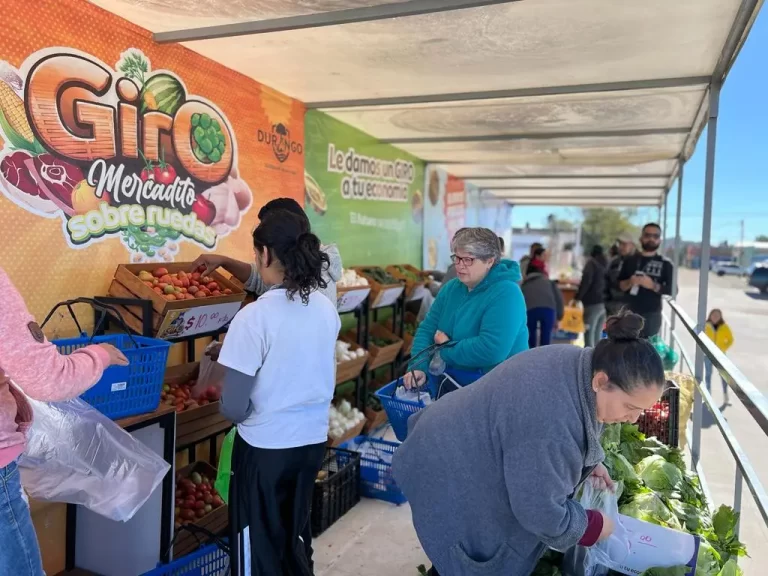 Con el Mercadito Giro, cuidamos el bolsillo de la gran familia duranguense: Toño Ochoa