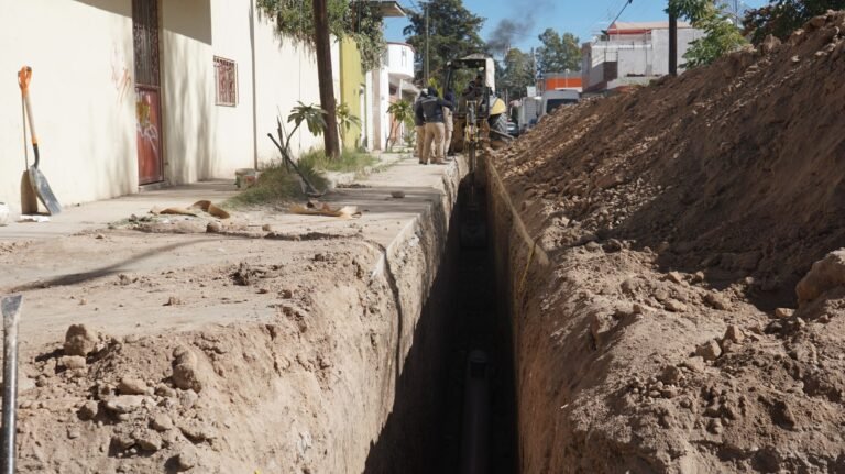 Por más familias sanas, gracias a la renovación de alcantarillado en Las Fuentes: Toño Ochoa