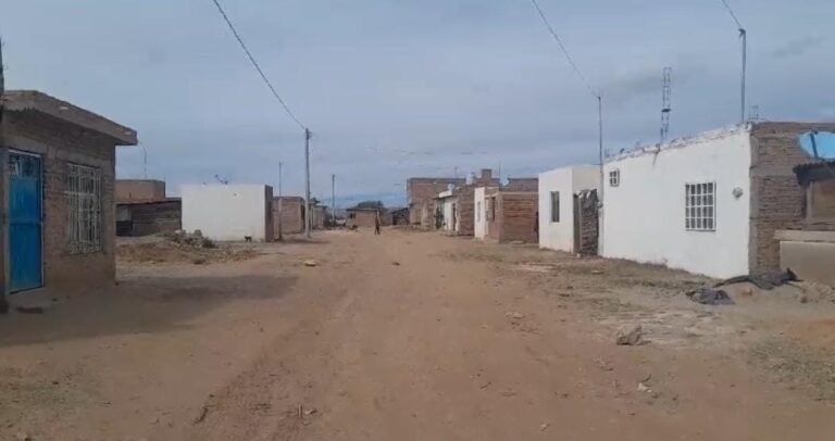 Falta agua en la colonia Clara Córdoba