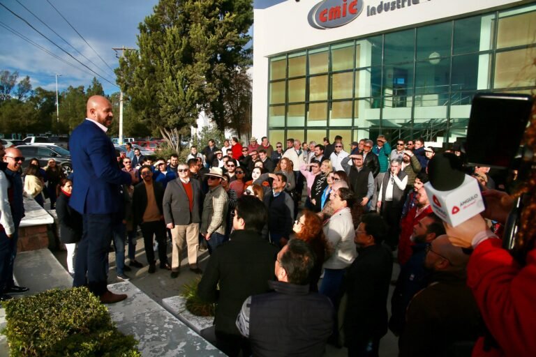 Respaldan constructores a Óscar Orozco; busca presidencia de la CMIC