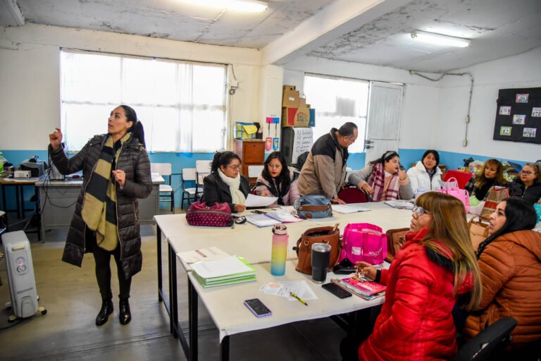 Se fortalece la formación continua de docentes: SEED