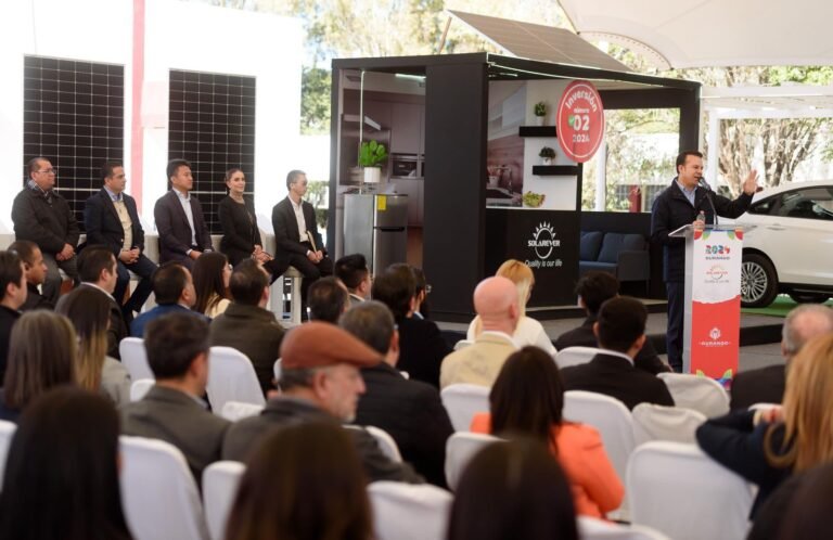 Anuncian Solarever y Gobernador más de 10 mil mdp en inversión