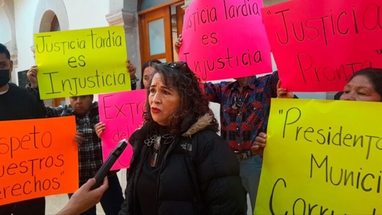 Se manifiestan extrabajadores del Ayuntamiento de Cuencamé