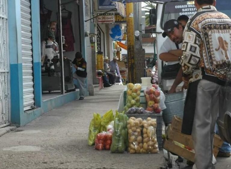Intensifican acciones contra comerciantes irregulares