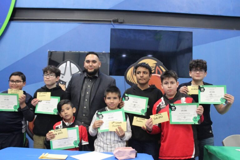 Reñido Mini Zombiie Chess