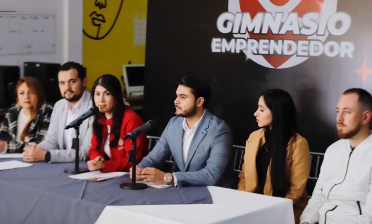 Invita Gobierno a jóvenes a preparase para la nueva etapa de Durango