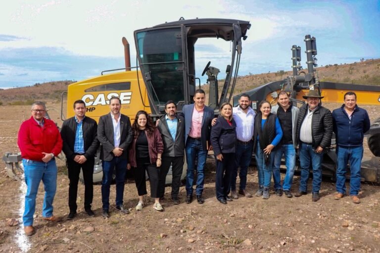 Cumplimos los sueños de una vivienda digna para la gran familia: Toño Ochoa