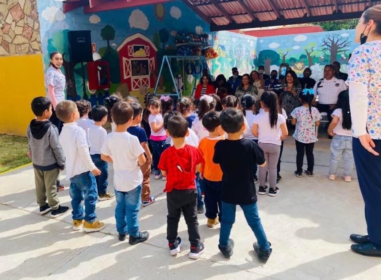 Comprometidos con los pequeños de casa, más subsidios para estancias infantiles: Toño Ochoa