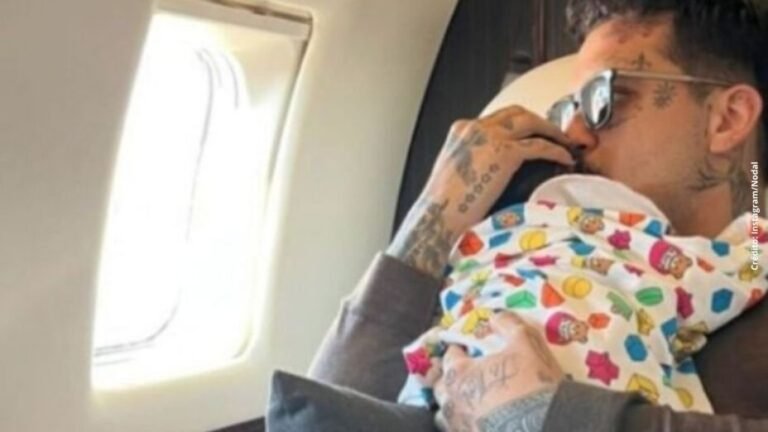 Mientras Belinda despotrica contra Nodal, éste la ignora y habla de su hija