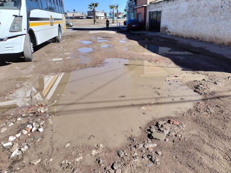 Calles sin pavimentar en la Francisco Zarco, denuncian residentes