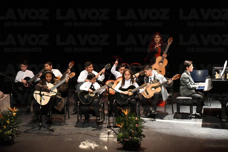 Instituto de Música Montoya lleva a cabo “Concierto de Piano y Orquesta de guitarras”