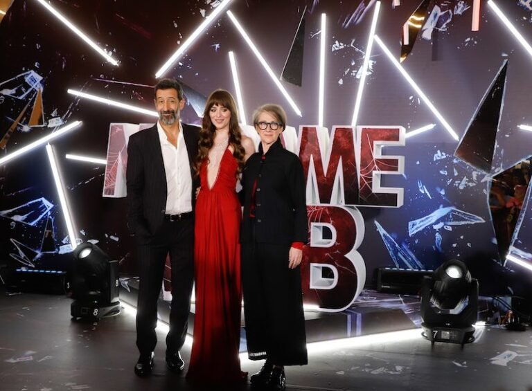 ¡Deslumbrante! Dakota Johnson presenta en CDMX el filme “Madame Web”
