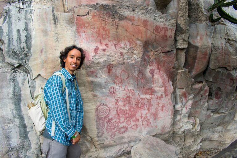 Daniel Herrera Maldonado imparte conferencia sobre saberes astronómicos