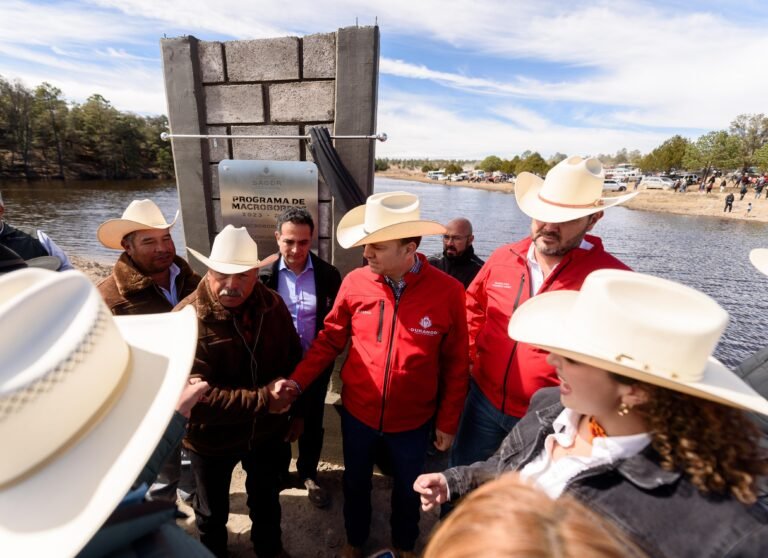 Esteban es un líder que gestiona y toca puertas para rescatar el campo duranguense: alcaldes