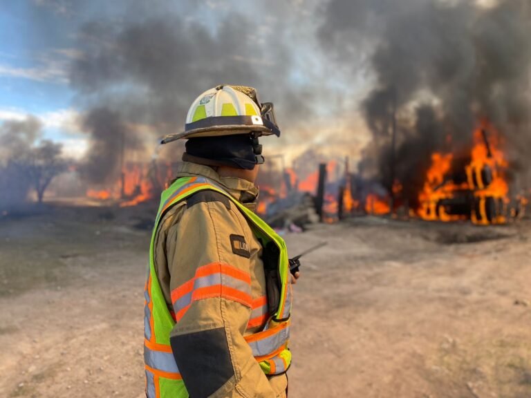 Incendio afectó a alrededor de 21 familias en el ejido Cristóbal Colón