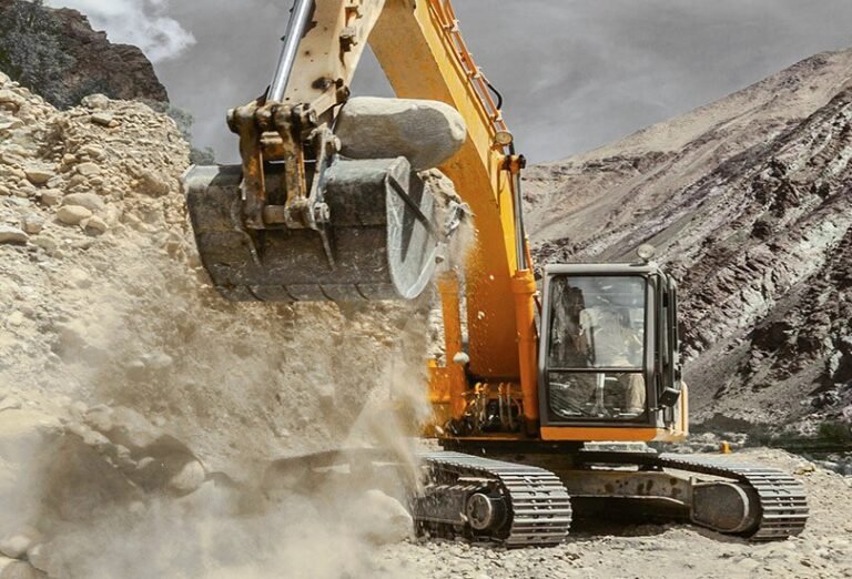 Buscan industriales participación en obras federales