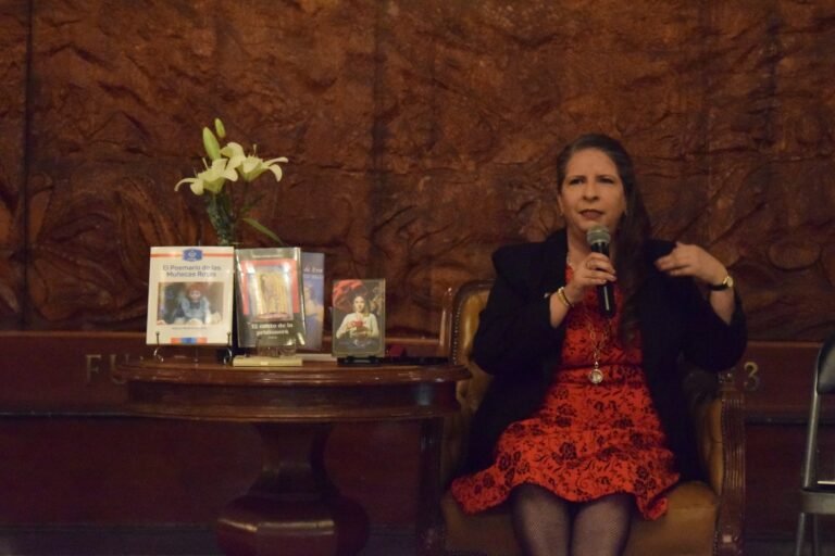 Mónica Reveles reanuda con su obra la actividad “Durango en voz de sus autores”