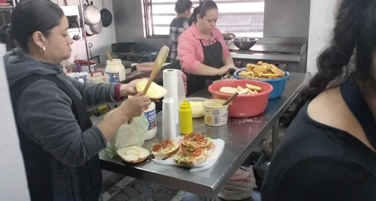 En riesgo, negocios del Centro Histórico