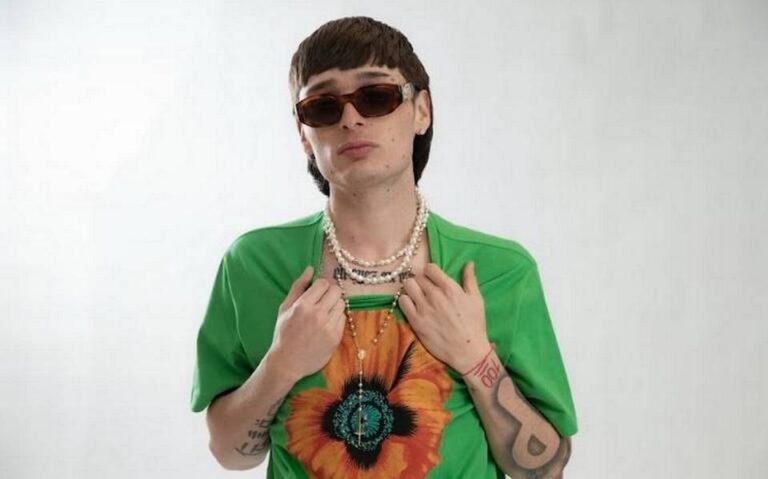 Abuchean música de Peso Pluma en Viña del Mar, luego de cancelar su presentación