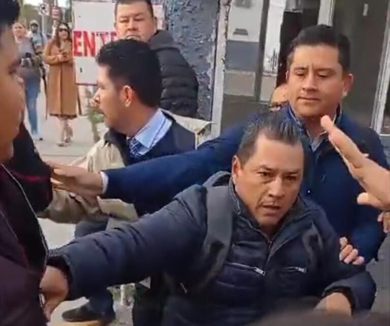 Persisten los conflictos magisteriales