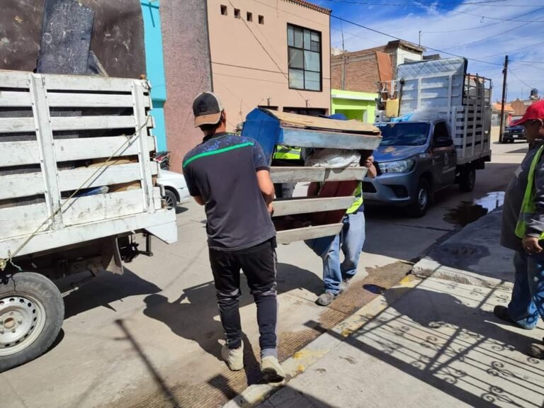 Persiste el desecho de electrodomésticos y muebles: Servicios Públicos
