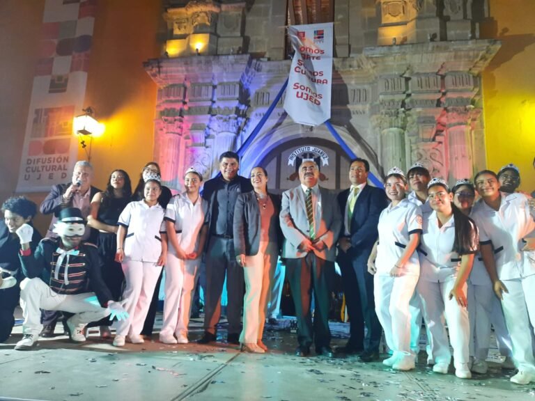Inauguran con mojigangas y comparsa el XXV Festival Cultural Universitario