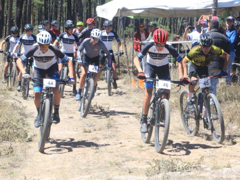 12 ciclistas al macro regional