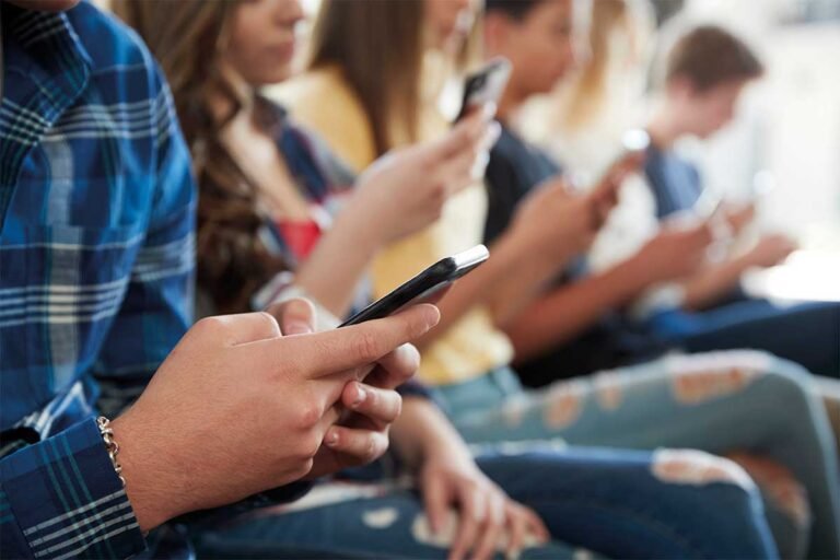 Debe regularse el uso de celulares: Idai de la Fuente
