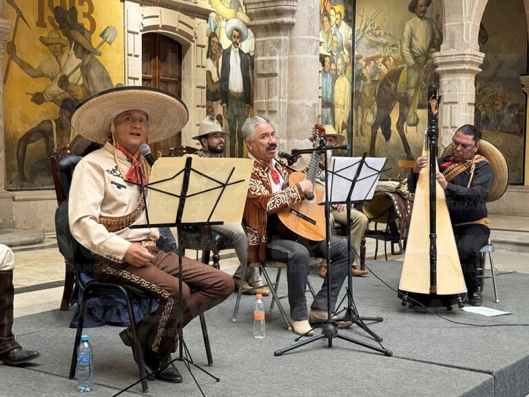 Servio de la Torre, Luis Enrique Ramírez y Óscar Rey entregan Concierto Revolucionario