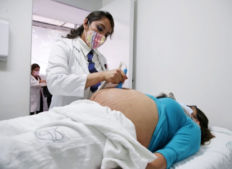 Informa IMSS sobre Cartilla de la Mujer Embarazada para control prenatal