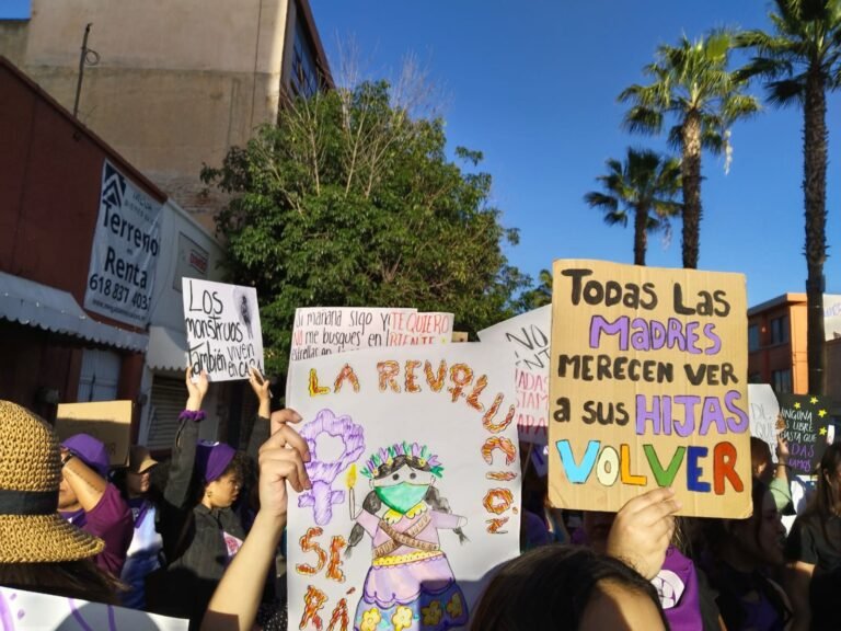 Atienden a 40 mujeres durante la marcha 8M a través del IMM