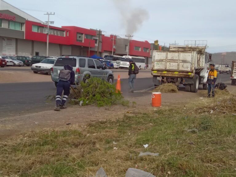 Inicia limpieza en las zonas turísticas