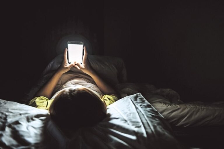 Niños pasan hasta 6 horas frente a una pantalla: SEED