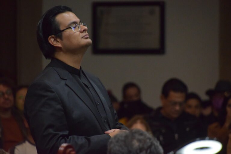 Miguel Ángel Burciaga imparte la charla “La industria musical, un discurso de impacto”