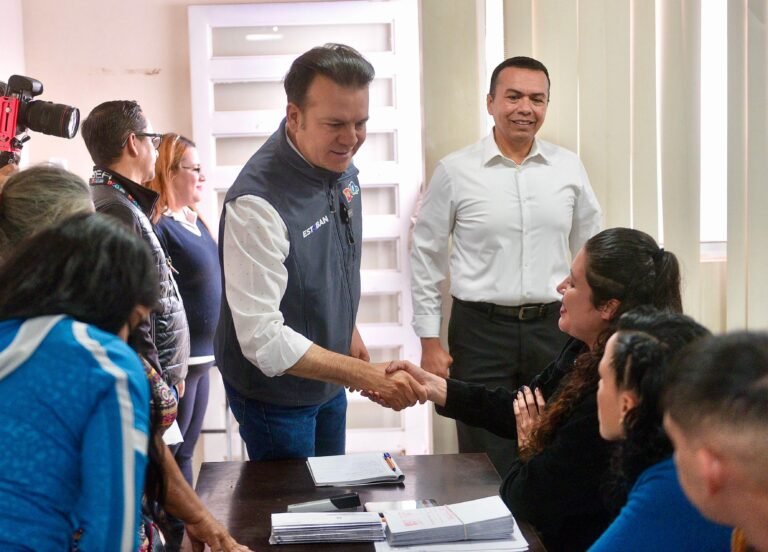 Llega Tarjeta Madre a mujeres de Durango; agradecen al Gobernador