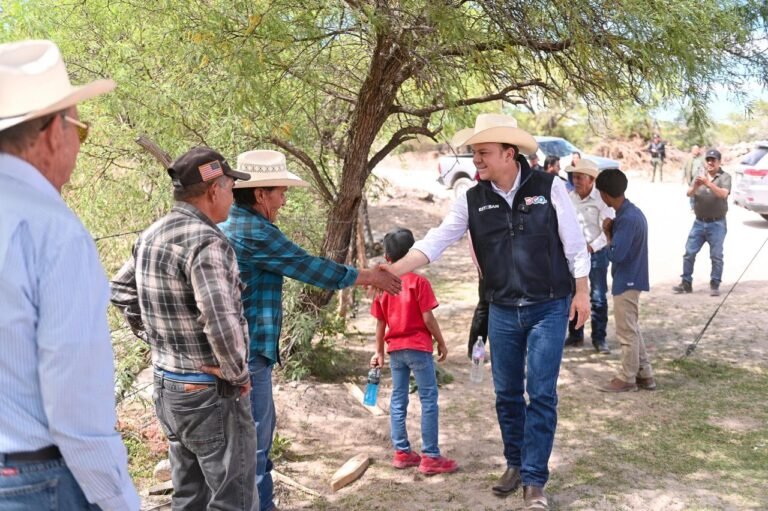 Agradecen habitantes obras y mejores servicios de salud