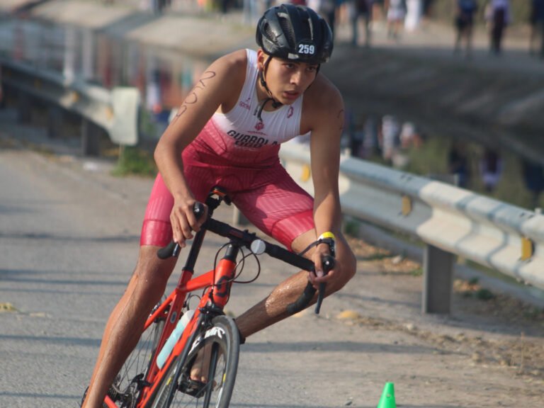 14 triatletas a los JNC