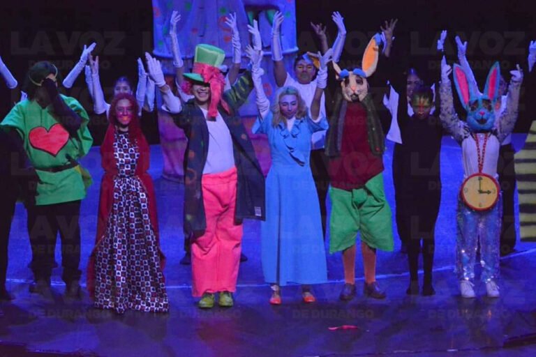 ¡Tic Tac!, ¡Tic Tac!, ¡Hora del té!,.. Regresa “Alicia en el País de las Maravillas” en teatro negro