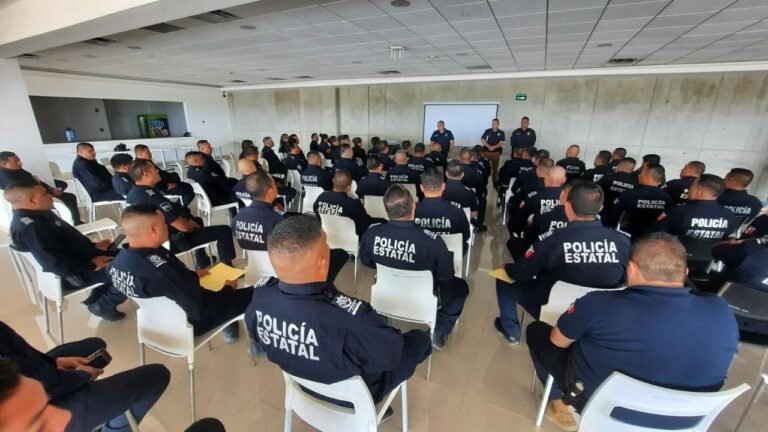 Capacitan a mandos de policías estatal y municipales
