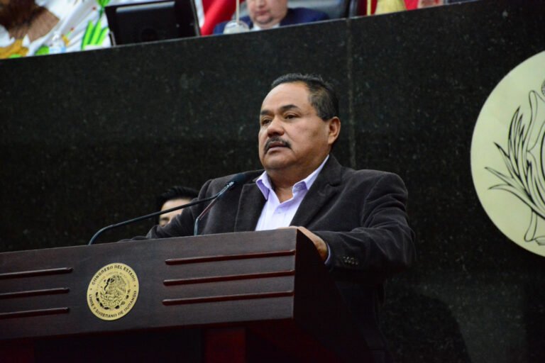 Urgen soluciones a principales problemáticas del país: Fernández Padilla