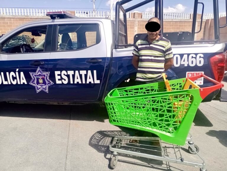 Se “enamoró” de un carrito de súper, tanto que intentó llevárselo