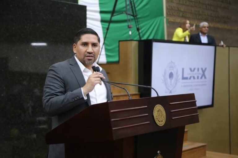 Mejora calidad educativa el buen uso de la tecnología en las aulas: legislador