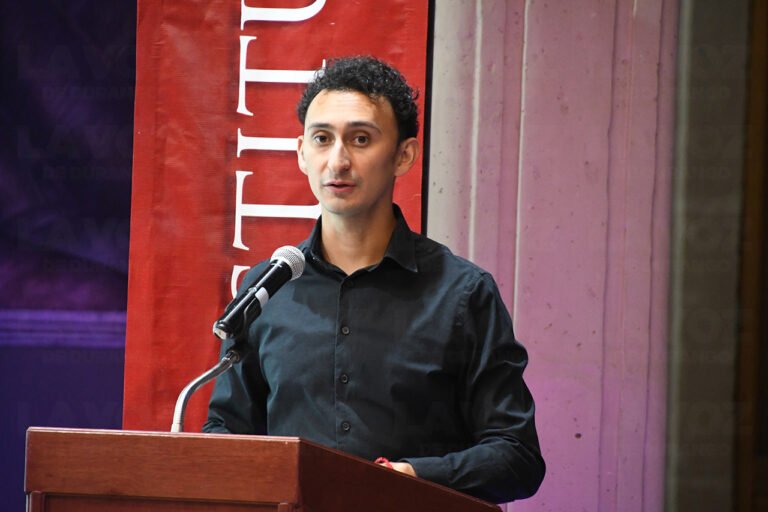 Martín Olivas Martínez dio a conocer su proyecto “Virreinato a una voz”