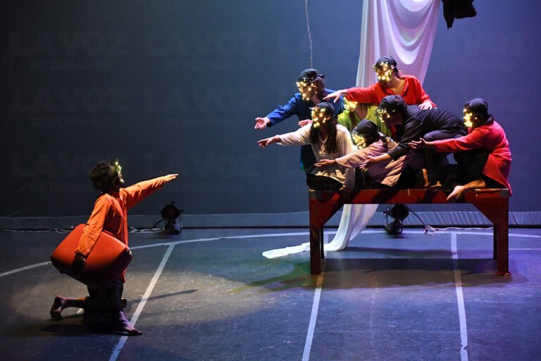 Corpus Di Ballo denuncia un poquito de luz en este mundo caótico y oscuro