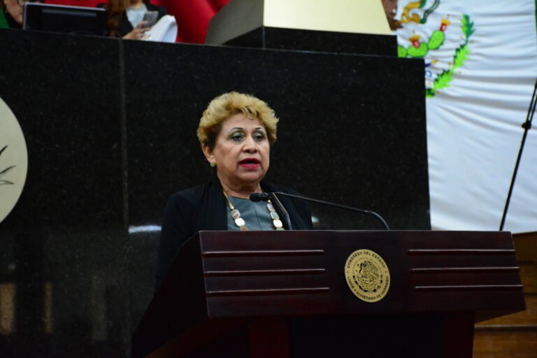 Cuidadoras de pacientes deben recibir atención integral: Triana Martínez