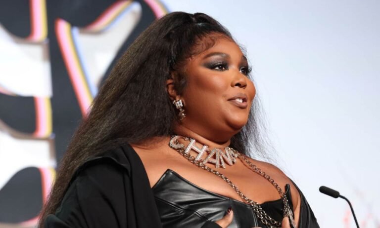 Lizzo deja la industria musical tras ser blanco de acusaciones por acoso