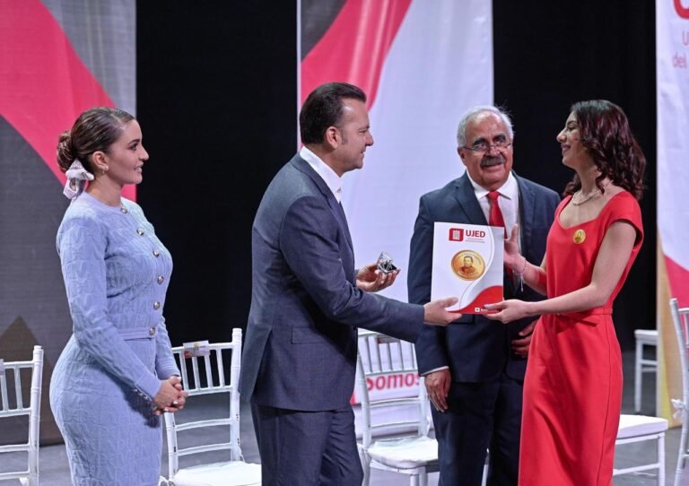 Otorgan 327 medallas al Mérito Académico “Benito Juárez”
