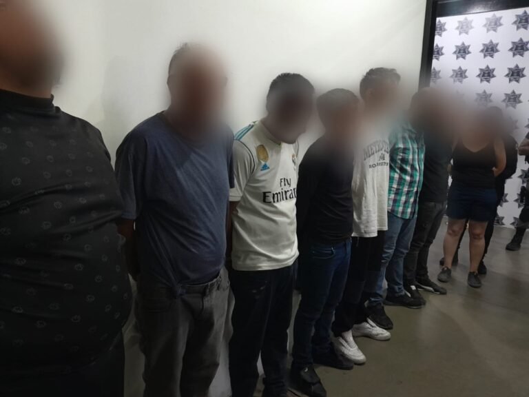 Ocho personas agarran a golpes a varón en Asentamientos Humanos