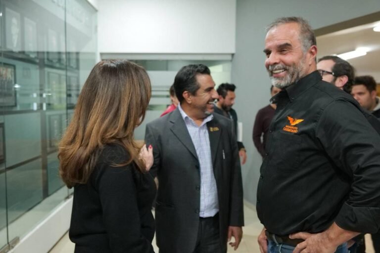 Jorge Salum, en comunicación constante
